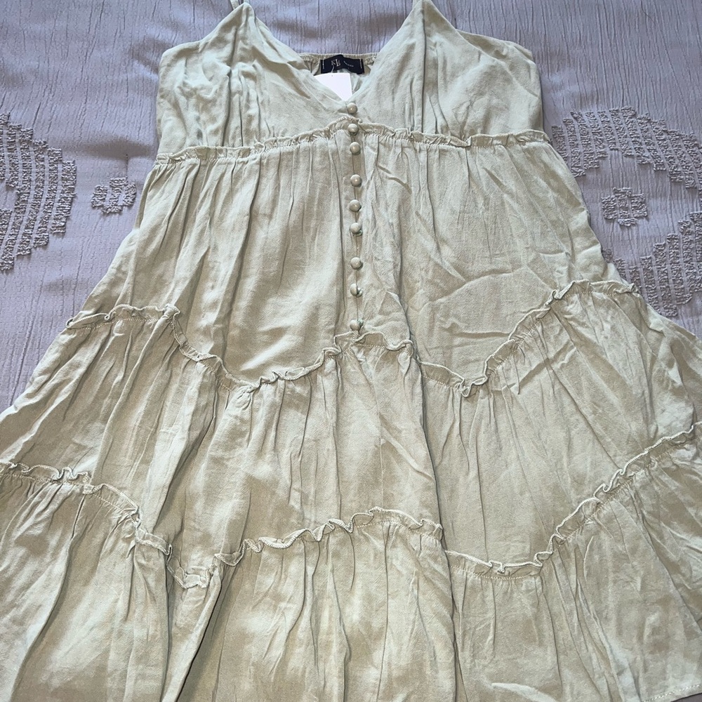 Elegant Cream Sleeveless Dress